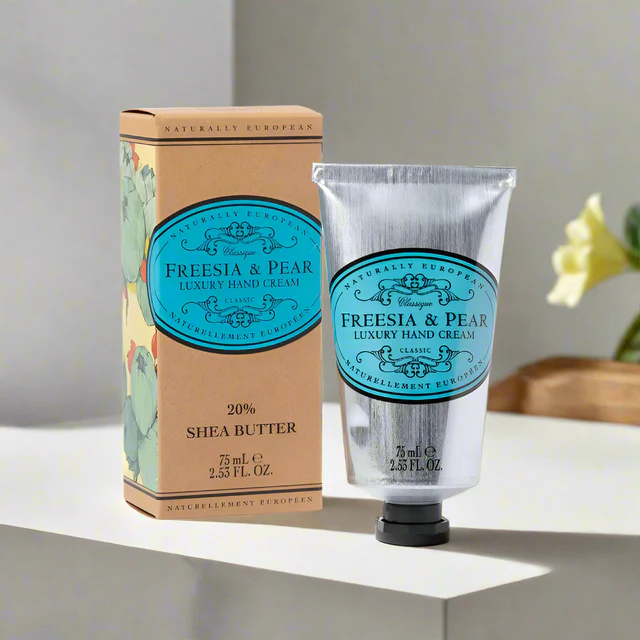NATURALLY EUROPEAN FREESIA & PEAR – KREMA ZA ROKE (75 ML)